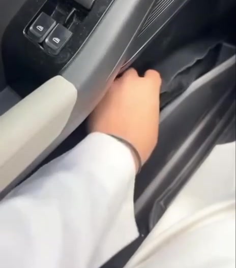 المظلة مثبتة